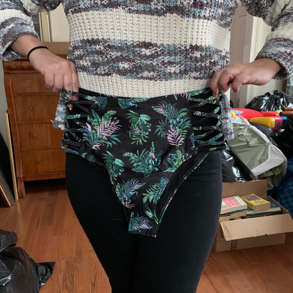 Baiting Suit Bottoms